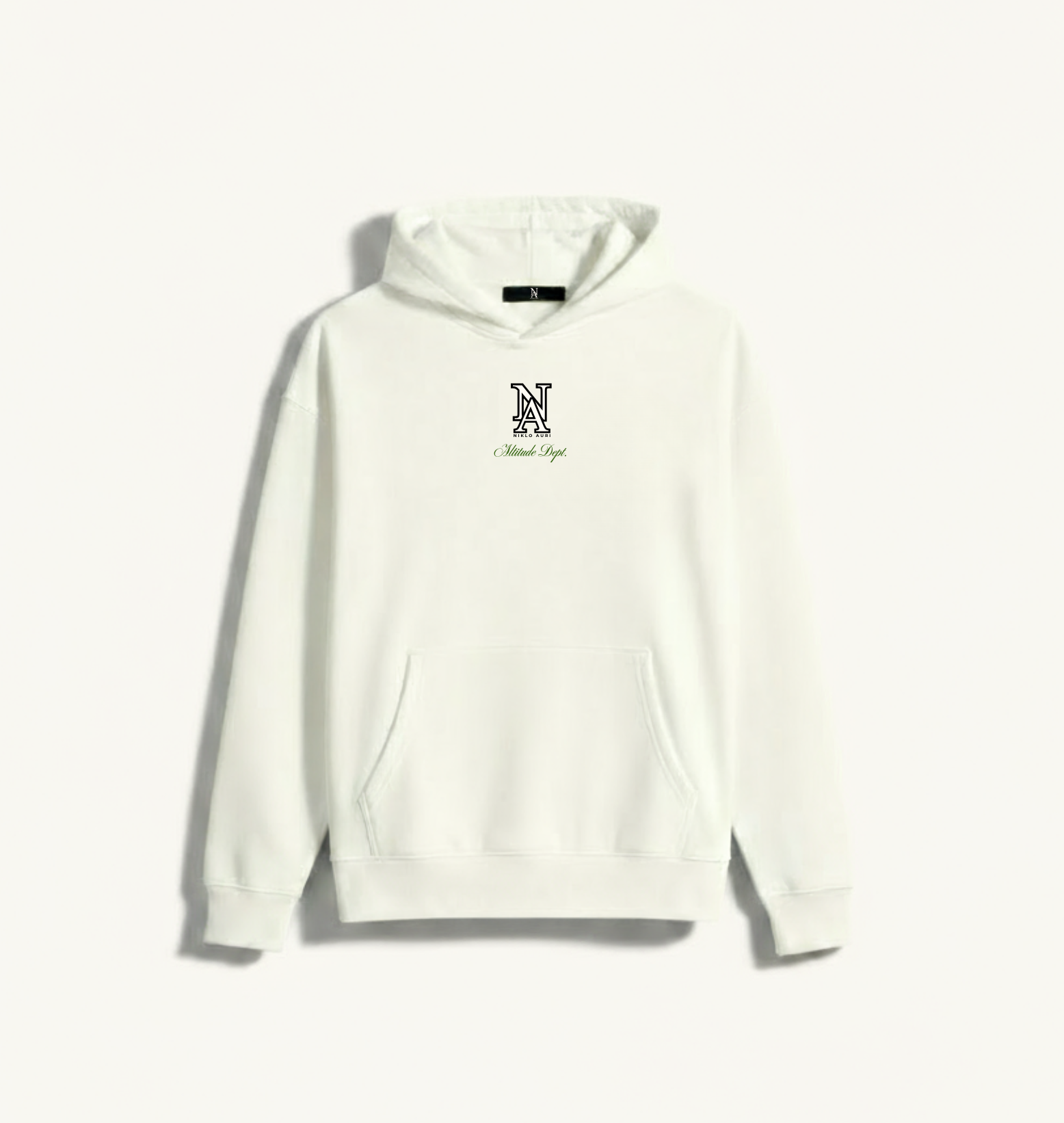 „Off-White Hoodie von Niklo Auri mit NA Monogramm.“
