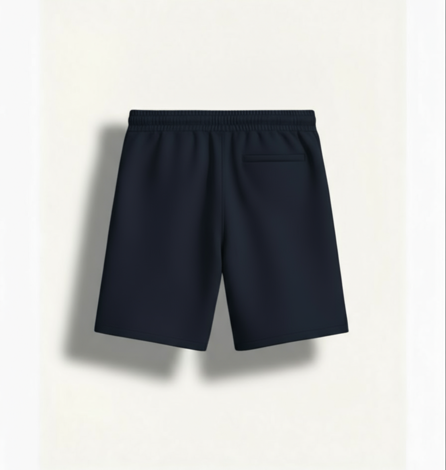 „Rückansicht der Navy Monogram Shorts – Clean Athletic Look.“