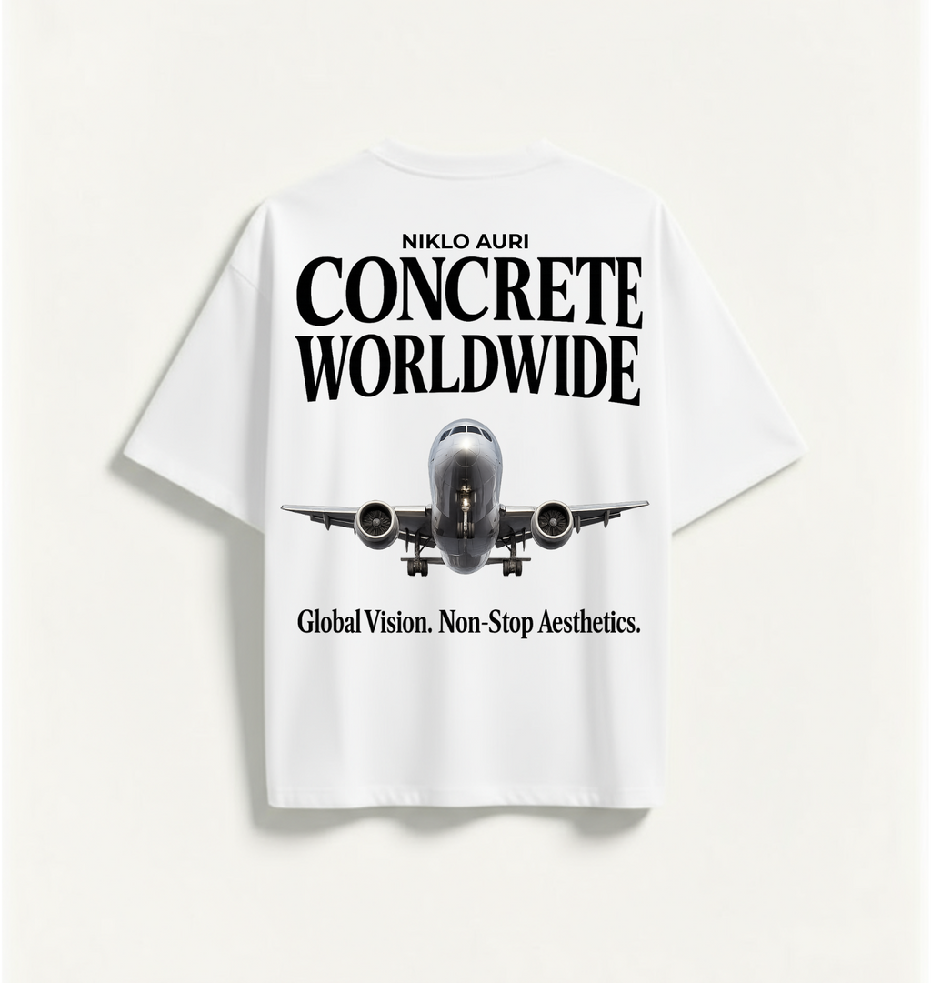 „Niklo Auri Concrete Worldwide Tee in Weiß mit Flugzeug-Backprint.“