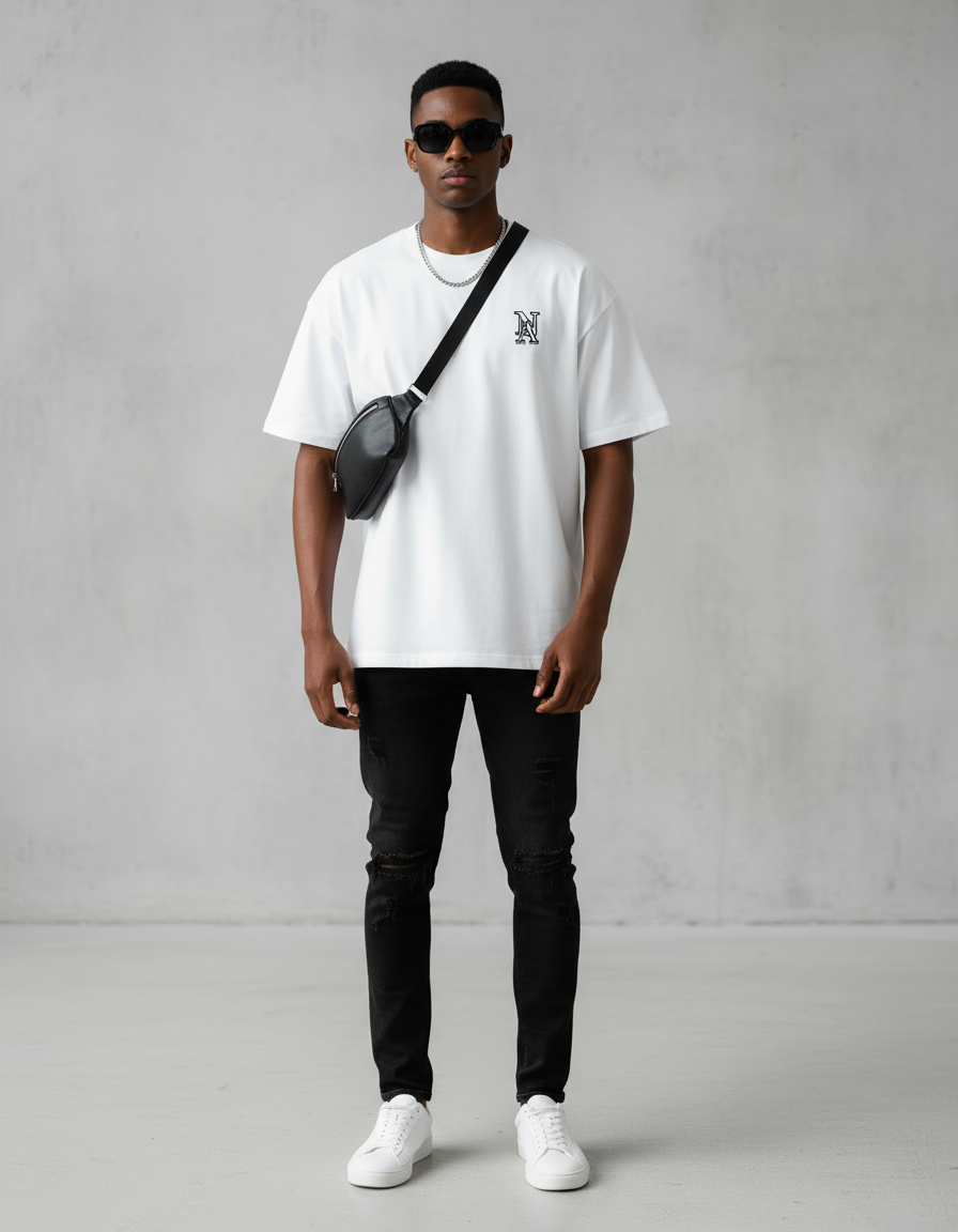 „Model zeigt den ALL OR NOTHING Backprint von Niklo Auri.“