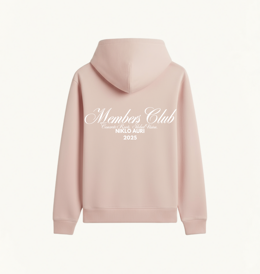 „Niklo Auri Members Club Hoodie – Blush Rose mit Script-Backprint 2025.“